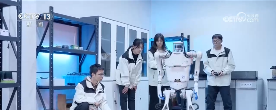 提名