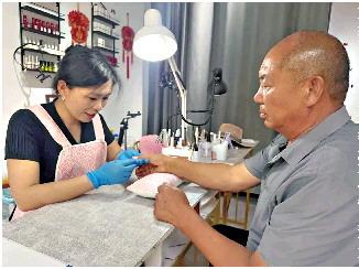 村主任故意撞人致死死者女儿发声