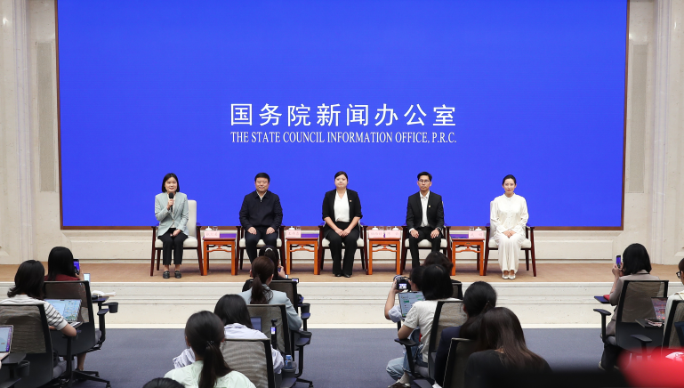 杭州机器人再成外交“明星”