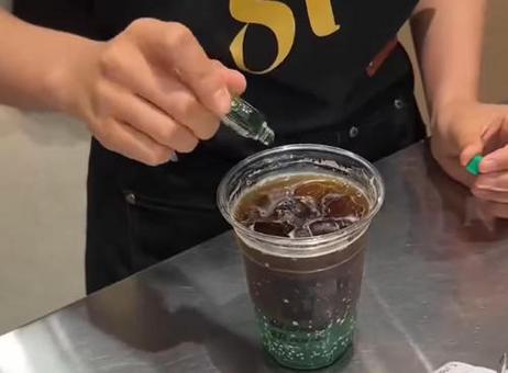 文章模仿向佐动作