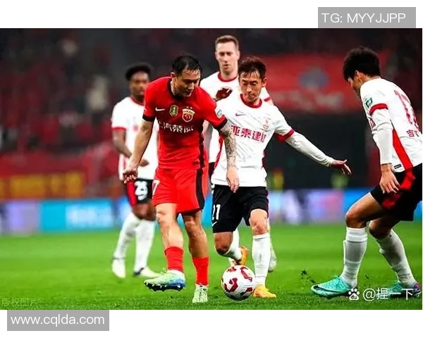 深圳足球队以79分领跑挑战赛积分榜展现强劲实力与团队合作精神 深圳足球队以79分领跑挑战赛积分榜展现强劲实力与团队合作精神