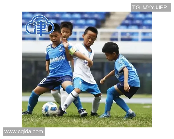 足球明星的光辉历程与对青少年成长的积极影响探讨 足球明星的光辉历程与对青少年成长的积极影响探讨